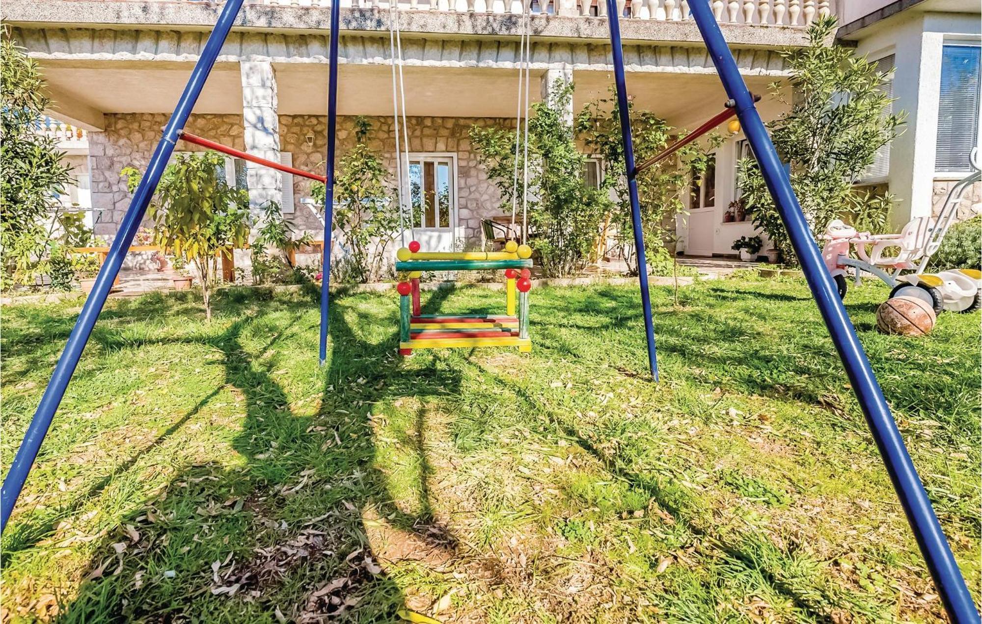 Beautiful Apartment In نوفي فينودولسكي المظهر الخارجي الصورة